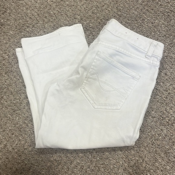 Mossimo White Capris - Picture 4 of 5
